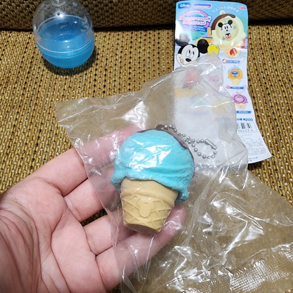 [NEW] Disney Tinker Bell Keychain / Capsule Toy / Gacha Toy / Disney Keychain - Picture 4 of 6